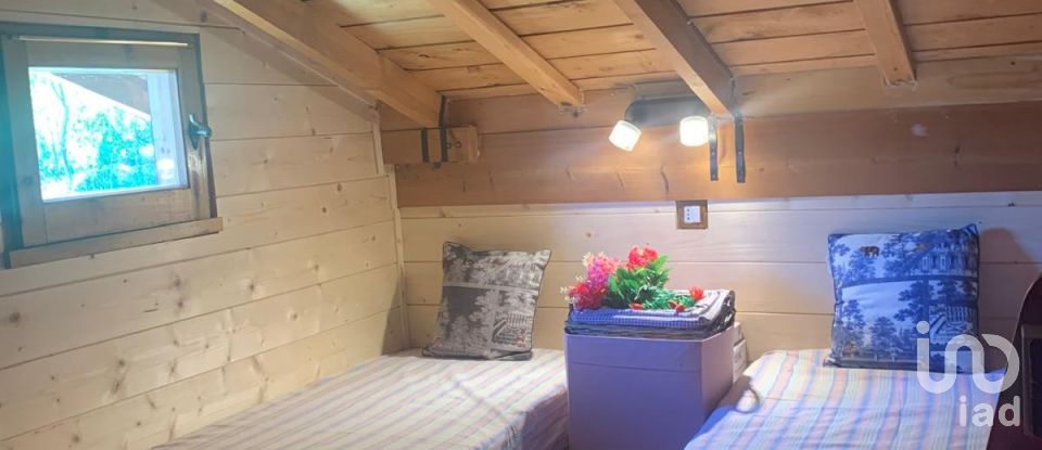 Baita / Chalet 4 locali di 90 m² in Castelli (64041)