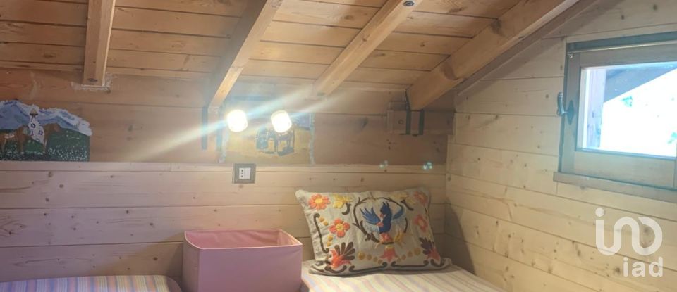 Baita / Chalet 4 locali di 90 m² in Castelli (64041)