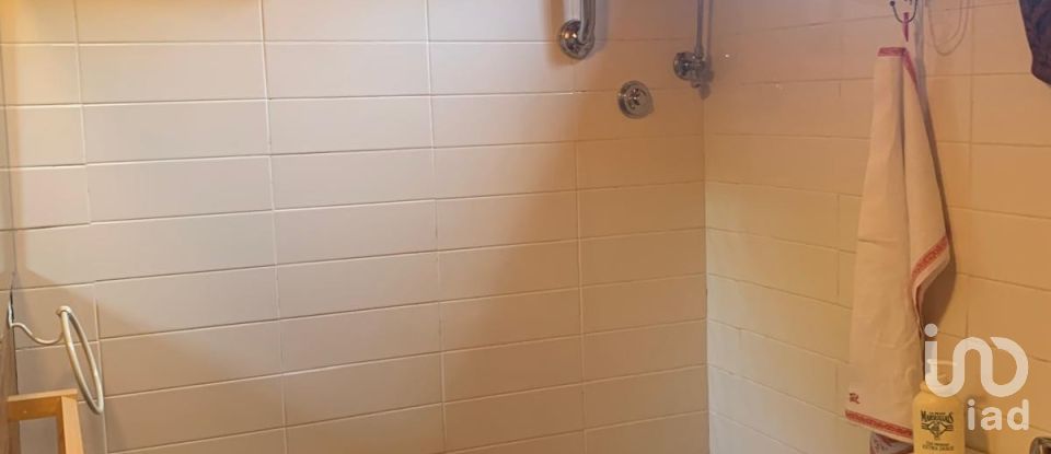 Baita / Chalet 4 locali di 90 m² in Castelli (64041)