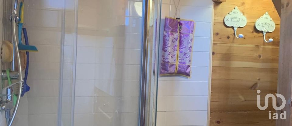 Baita / Chalet 4 locali di 90 m² in Castelli (64041)