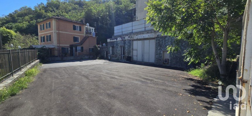 Capannone di 1.400 m² in Genova (16165)