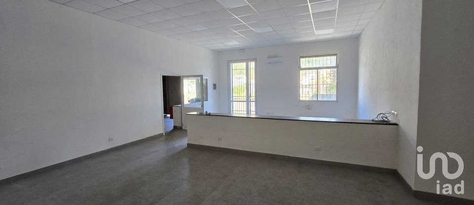 Capannone di 1.400 m² in Genova (16165)