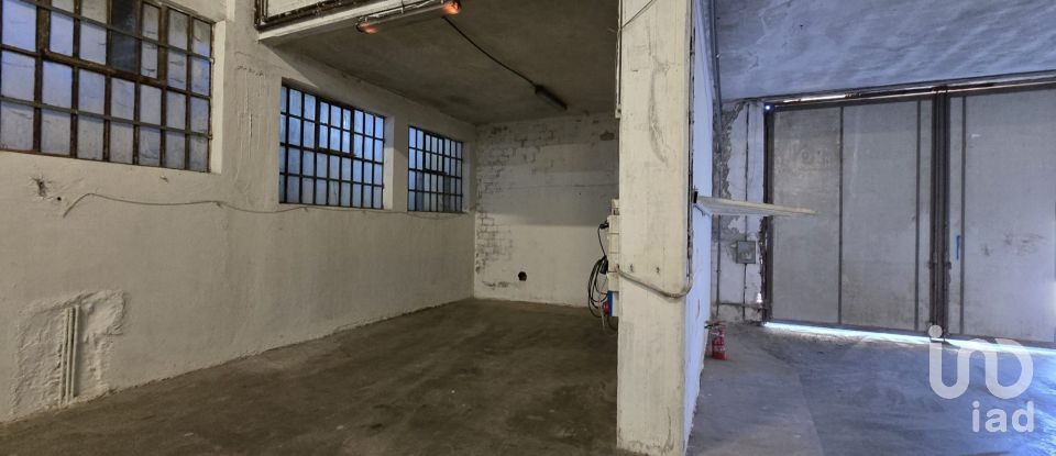 Capannone di 1.400 m² in Genova (16165)