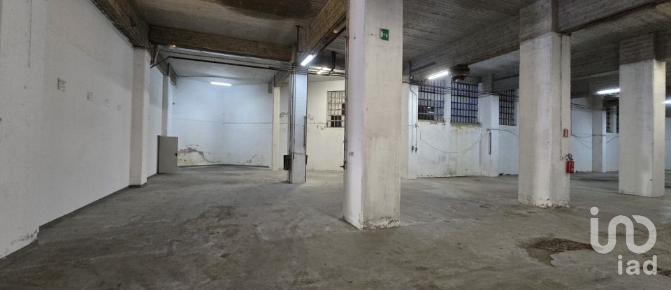 Capannone di 1.400 m² in Genova (16165)