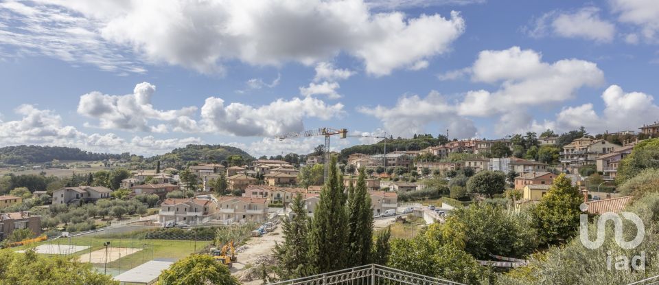 Townhouse 4 rooms of 176 m² in Offagna (60020)