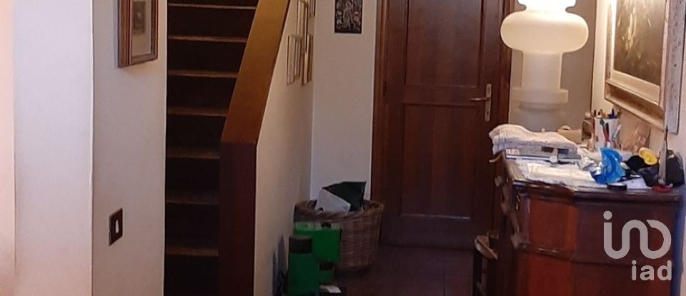 House 13 rooms of 250 m² in Tavarnelle Val di Pesa (50028)