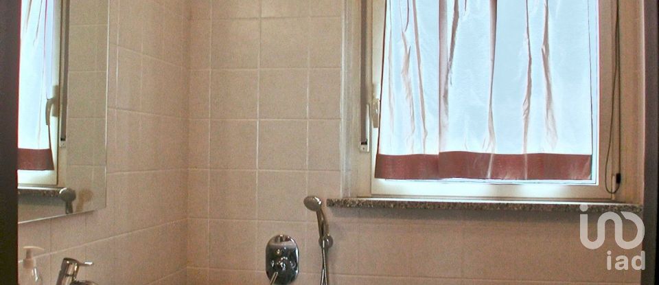 Three-room apartment of 100 m² in Milano (20138)