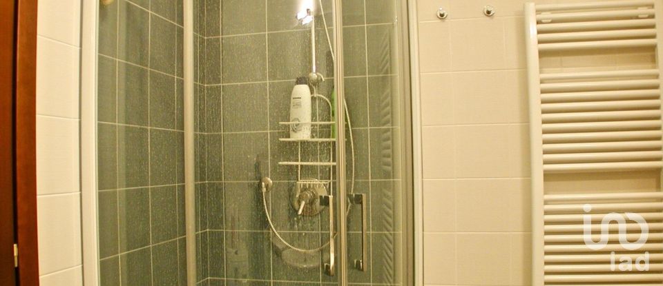 Three-room apartment of 100 m² in Milano (20138)