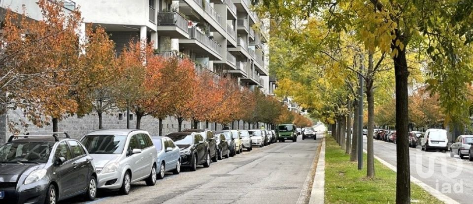 Three-room apartment of 100 m² in Milano (20138)