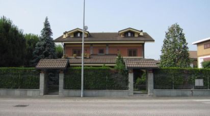 Casale 10 locali di 350 m² in Rivalta di Torino (10040)