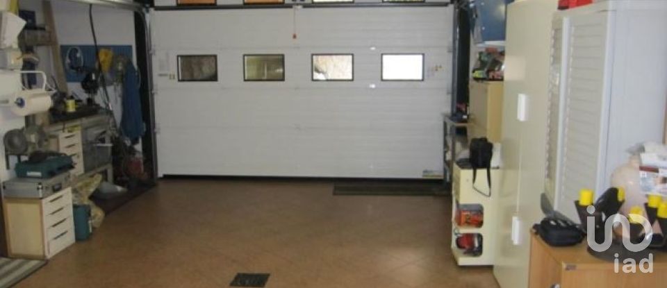 Farm 10 rooms of 350 m² in Rivalta di Torino (10040)