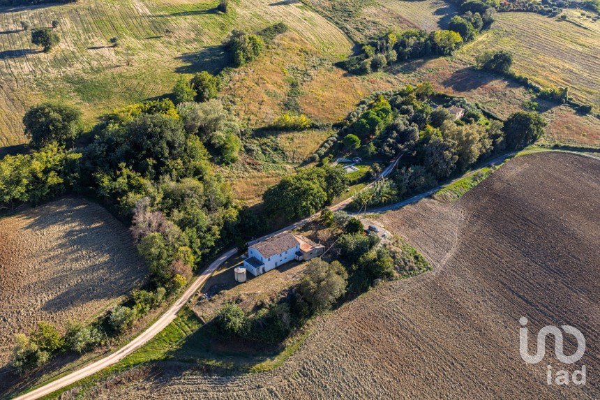 House 8 rooms of 194 m² in Civitanova Marche (62012)