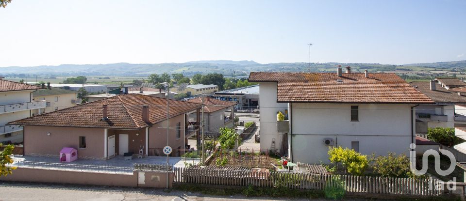 Appartamento 6 locali di 110 m² a Notaresco (64024)