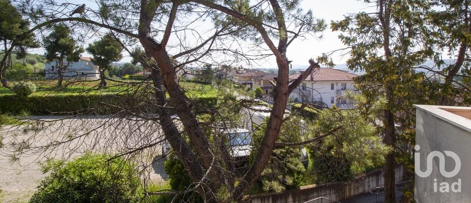 Appartamento 6 locali di 110 m² a Notaresco (64024)