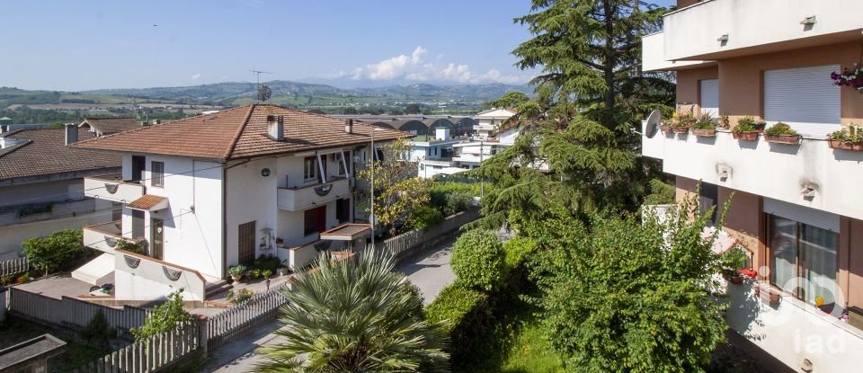 Appartamento 6 locali di 110 m² a Notaresco (64024)