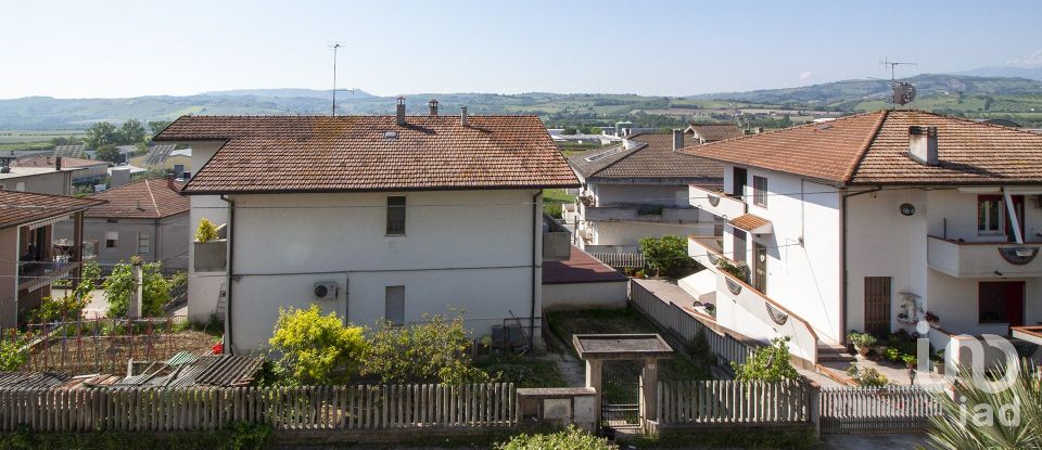 Appartamento 6 locali di 110 m² a Notaresco (64024)