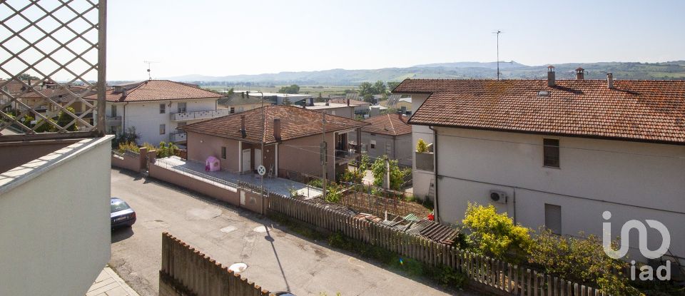 Appartamento 6 locali di 110 m² a Notaresco (64024)
