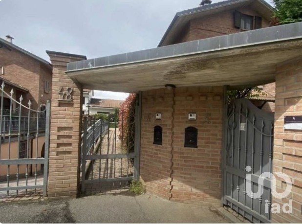 Farm 10 rooms of 310 m² in Rivalta di Torino (10040)