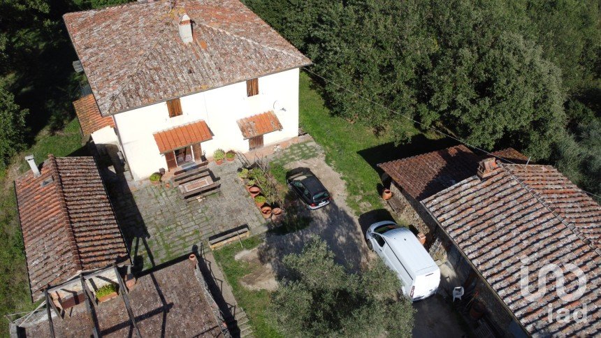 Townhouse 10 rooms of 550 m² in Figline Valdarno (50063)