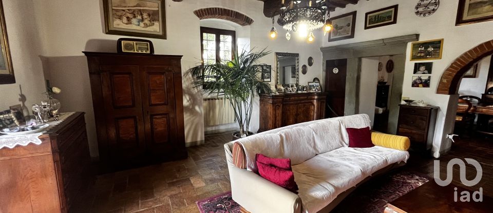 Townhouse 10 rooms of 550 m² in Figline Valdarno (50063)