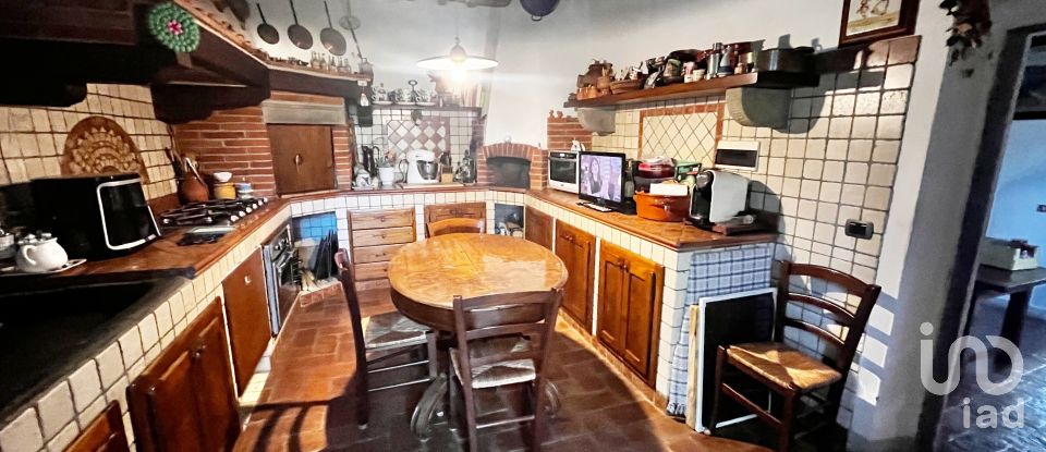 Townhouse 10 rooms of 550 m² in Figline Valdarno (50063)