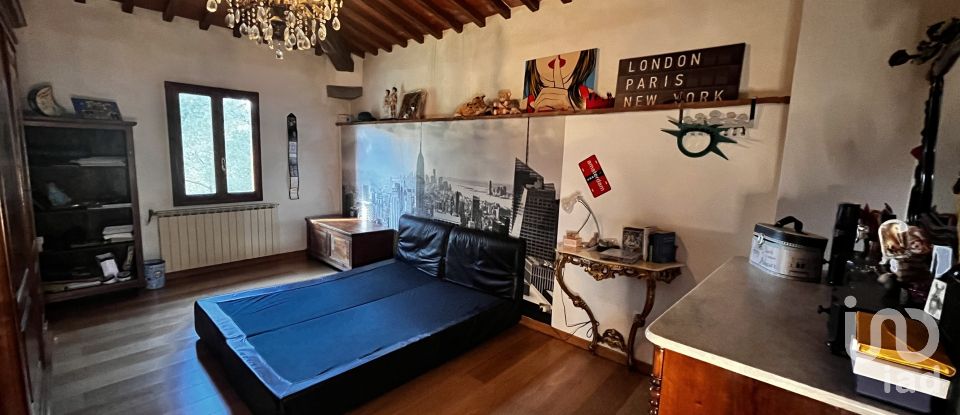 Townhouse 10 rooms of 550 m² in Figline Valdarno (50063)