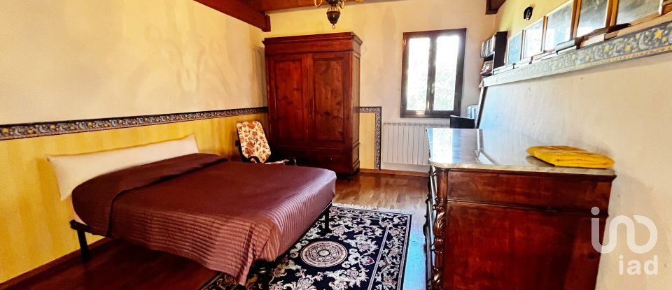 Townhouse 10 rooms of 550 m² in Figline Valdarno (50063)