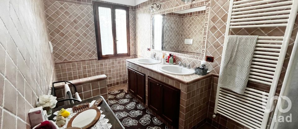 Townhouse 10 rooms of 550 m² in Figline Valdarno (50063)