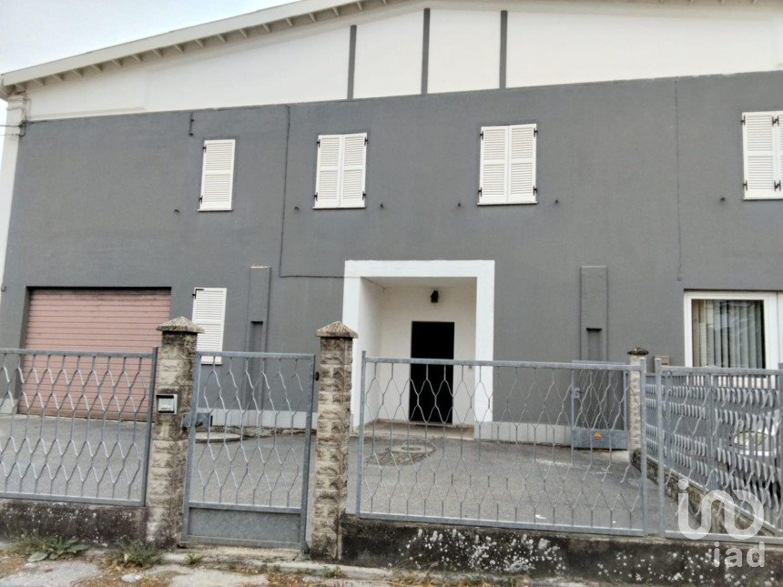 Apartment 9 rooms of 175 m² in Monte Porzio (61040)