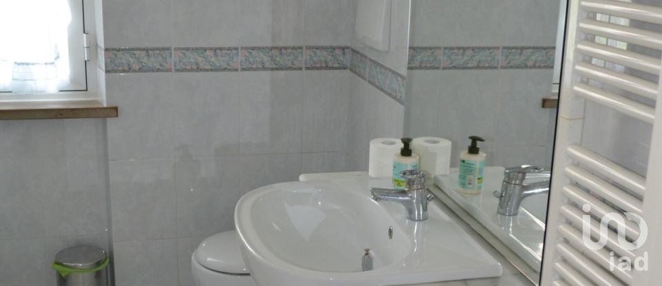 House boat 11 rooms of 266 m² in Panicale (06064)