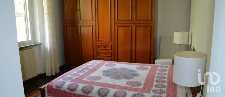 House boat 11 rooms of 266 m² in Panicale (06064)