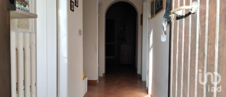 House 8 rooms of 193 m² in Fano (61032)