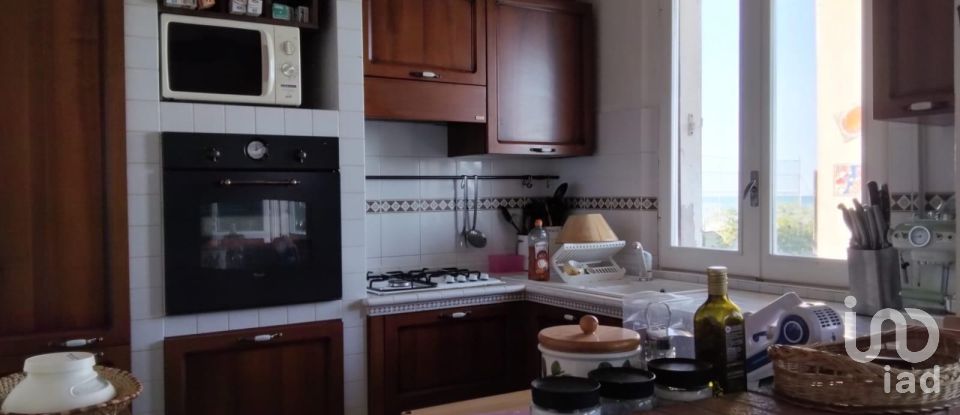 House 8 rooms of 193 m² in Fano (61032)