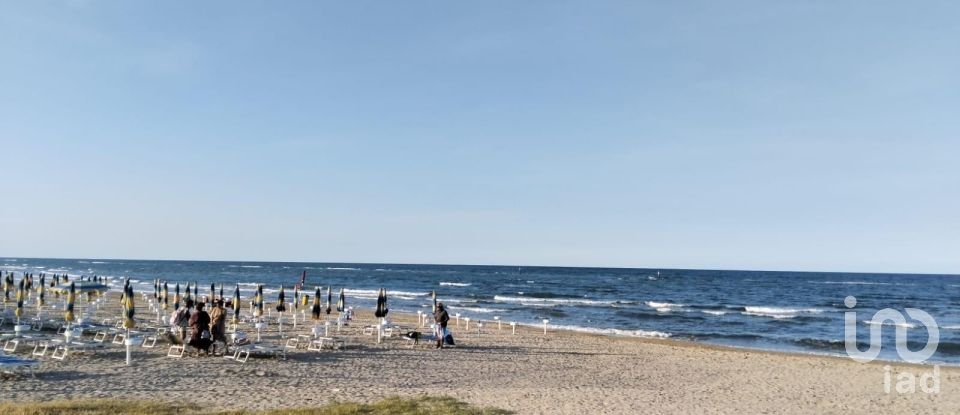 House 8 rooms of 193 m² in Fano (61032)