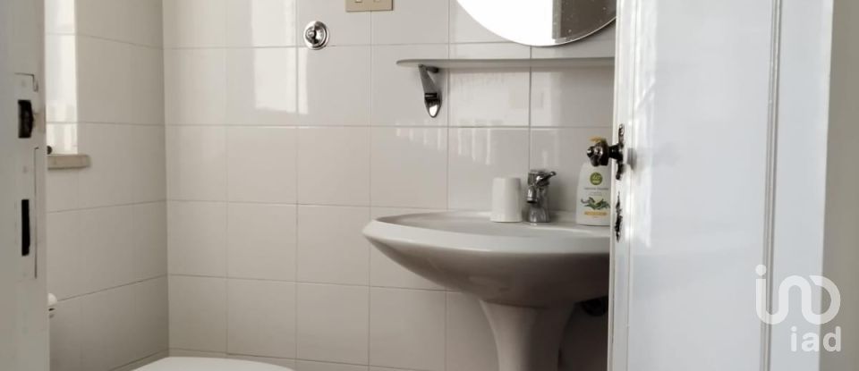 House 8 rooms of 193 m² in Fano (61032)