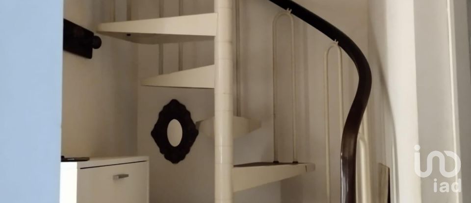 House 8 rooms of 193 m² in Fano (61032)