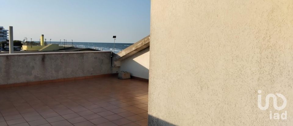 House 8 rooms of 193 m² in Fano (61032)