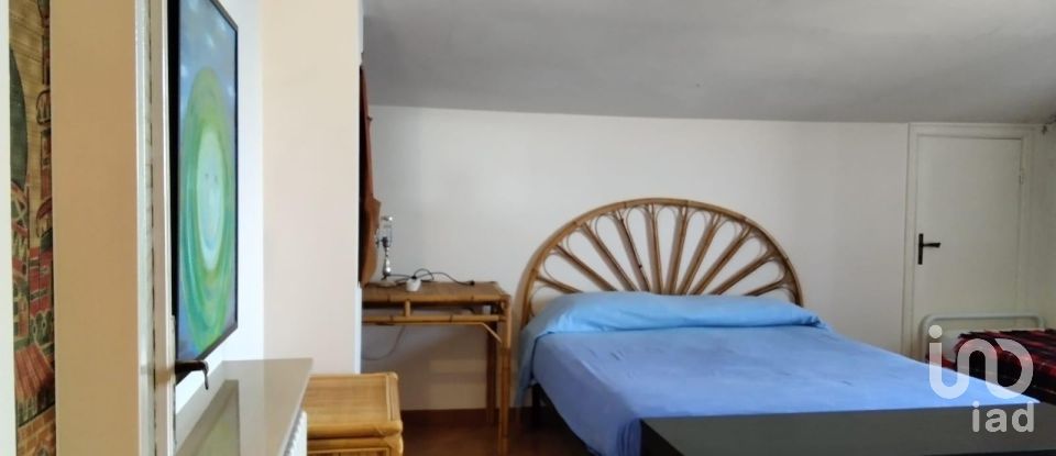 House 8 rooms of 193 m² in Fano (61032)