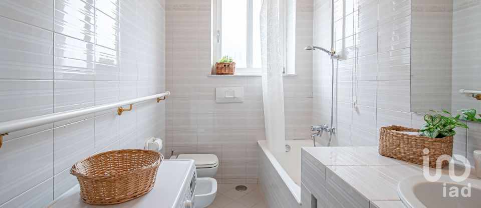 Appartamento 5 locali di 95 m² a Genova (16131)