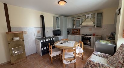 Appartamento 5 locali di 86 m² a Apecchio (61042)