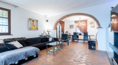 Casa indipendente / Villa 7 locali di 130 m² in Cascina (56023)
