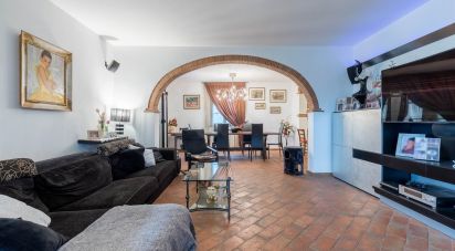 Casa indipendente / Villa 7 locali di 130 m² in Cascina (56023)