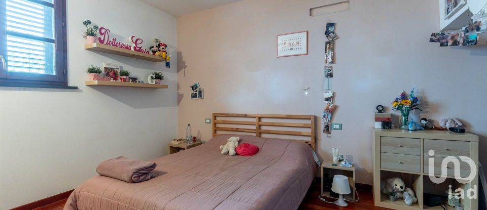 House 7 rooms of 130 m² in Cascina (56023)