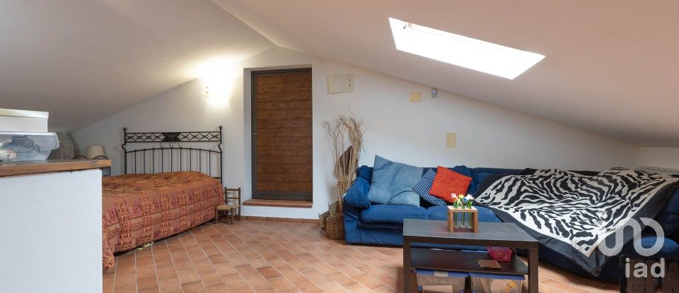 House 7 rooms of 130 m² in Cascina (56023)