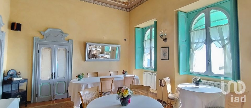 Villa storica 15 locali di 570 m² in Bee (28813)