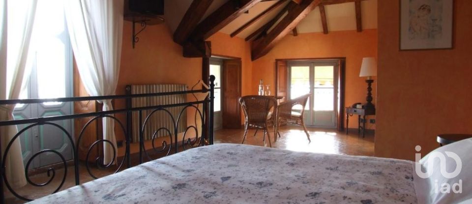 Villa storica 15 locali di 570 m² in Bee (28813)