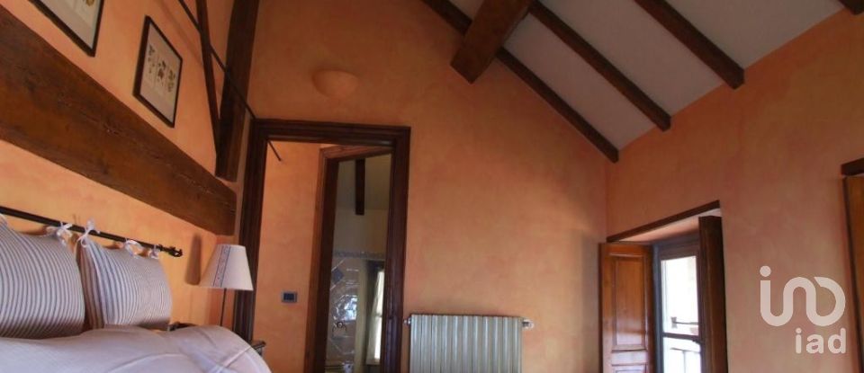 Villa storica 15 locali di 570 m² in Bee (28813)