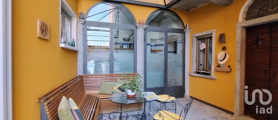 Villa storica 15 locali di 570 m² in Bee (28813)