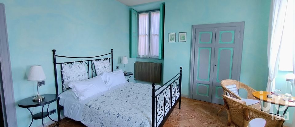 Villa storica 15 locali di 570 m² in Bee (28813)