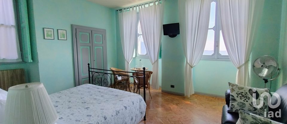 Villa storica 15 locali di 570 m² in Bee (28813)